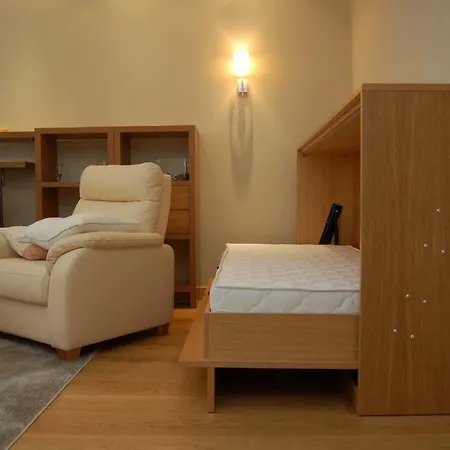 Auseklis 999 Apartament Ryga